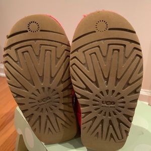 Pink Ugg Boots Size 5 fits 6-7